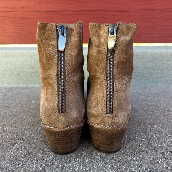 $590~ELYSE WALKER LOS ANGELES~Tan Distressed Suede Stacked Heel Bootie~Boot~37/7 - Picture 10 of 14